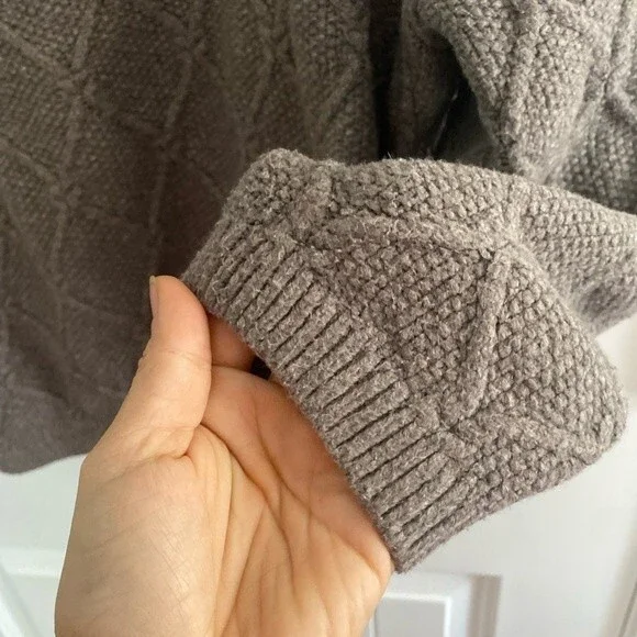 Old Navy High-Waisted Diamond Stitch Cable-Knit set,  Taupe, size S&M - Picture 5 of 14